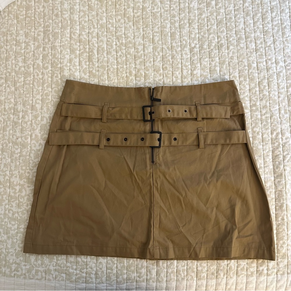 BELTED ZARA MINI SKIRT KHAKI VIBES